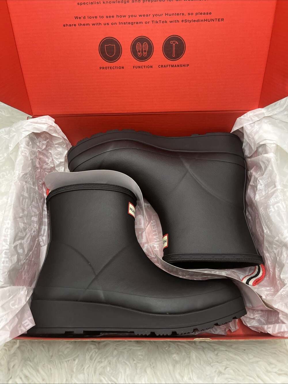 Hunter Women’s Boots Size US 9 Insulated Black Open Box